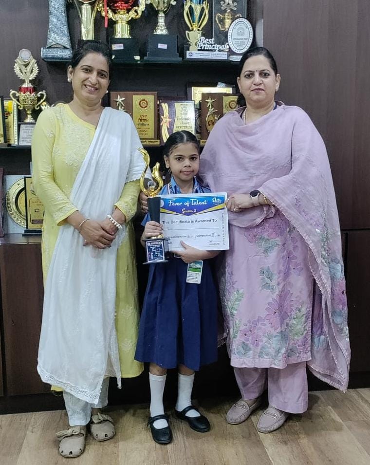 ​Tanvi From BVM Kitchlu Nagar Acquired Second  Position in Modelling Competition